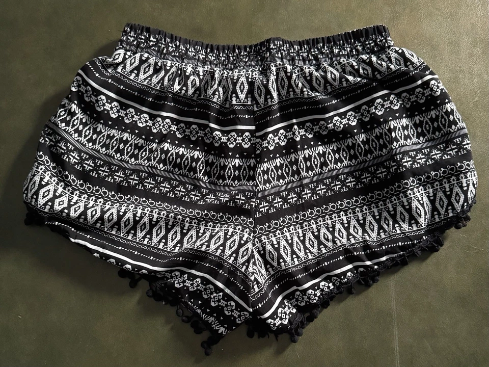 Rue21 Junior Size L Black White Pull-On Elastic Waist Boho Style Shorts - Image 2 of 2