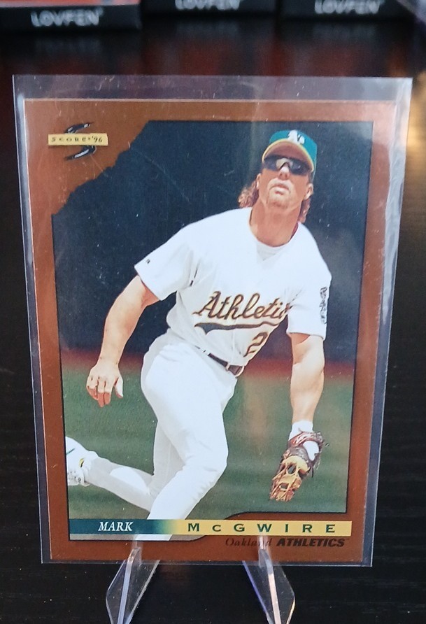 1996 Score - Mark McGwire #35 Dugout Collection Series 2