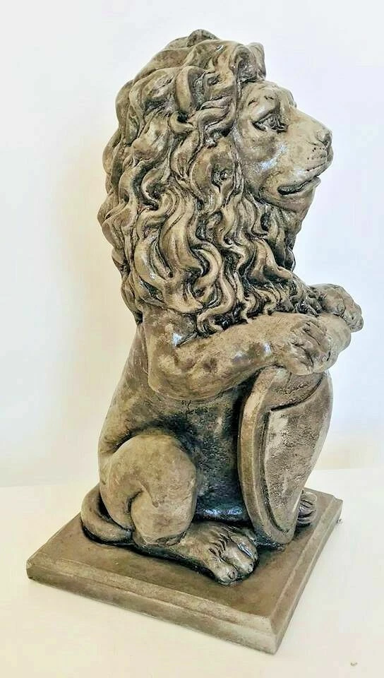 Latex mould WITH FOAM SUPPORT for making this Stunning Large Lion Statue - Image 3 of 4