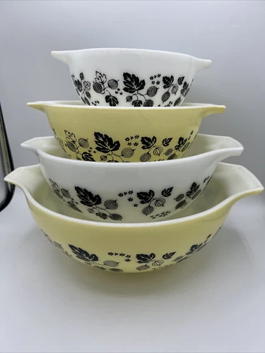 4 Vtg PYREX Gooseberry Yellow, Black & White Cinderella Mixing Bowls Set nesting