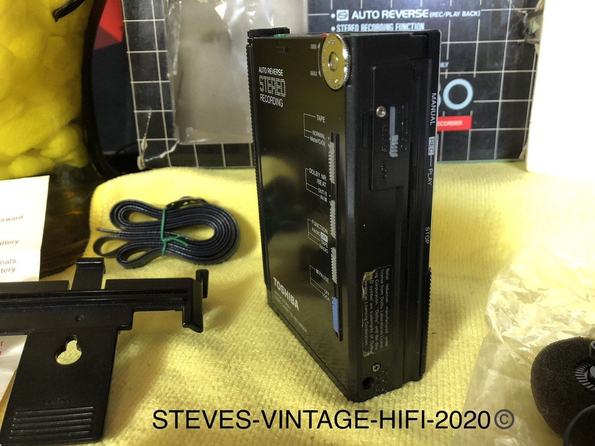 TOSHIBA KT-V580 AM/FM STEREO RADIO CASSETTE RECORDER N/MINT BOXED