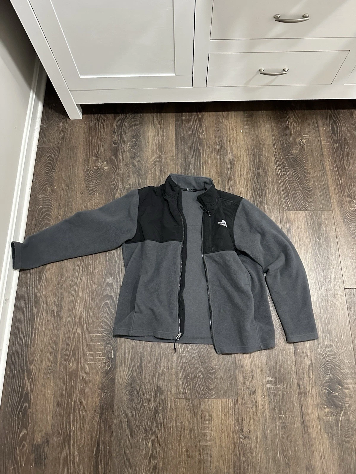 The North Face Men's Full Zip Jacket Size L