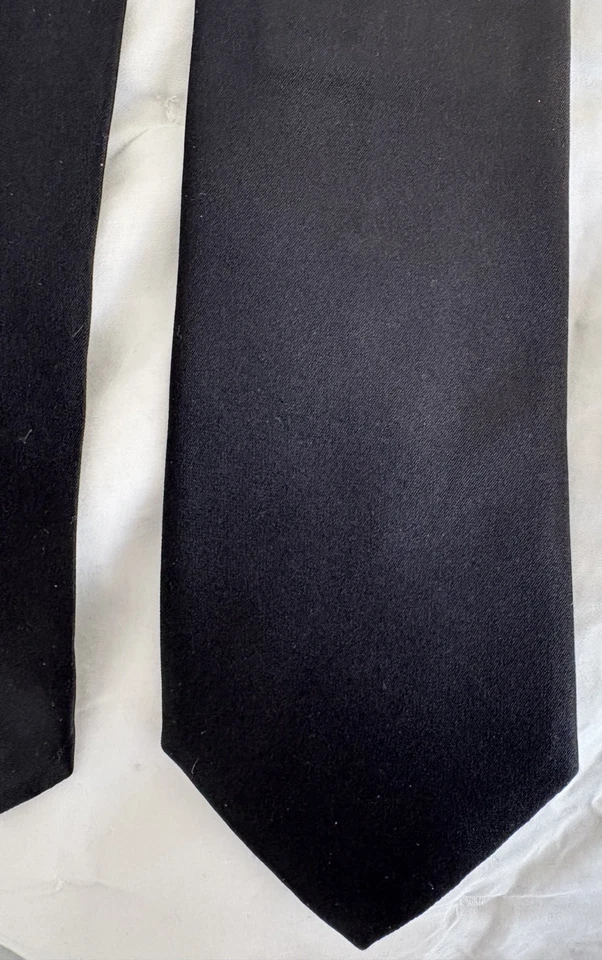 Corbata Armani para hombre 100 % seda negra - solo usada una vez Foto 2 de 4