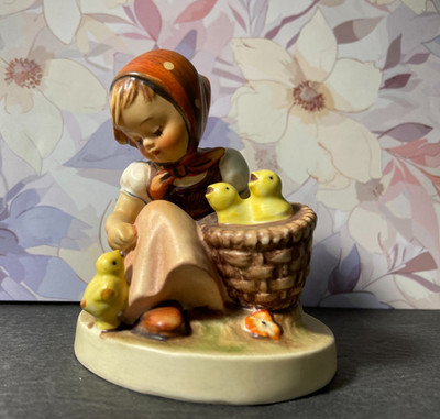 Vintage Hummel Goebel Figurine No. 57/0 Chick Girl TMK-2 Full Bee 1950-1955