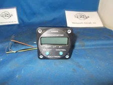 DAVTRON 800 CLOCK ( CHRONOMETER )