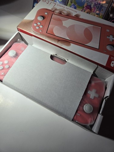 Nintendo Switch Lite 128GB Konsole Koralle Pink ZUBEHÖR & 3 SPIELE INKLUSIVE - Bild 3 von 16