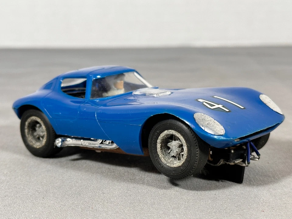 Vintage Strombecker 1960 Bill Thomas Cheetah Escala 1/32 Carro Slot AZUL Roda Cox - Imagem 4 de 4