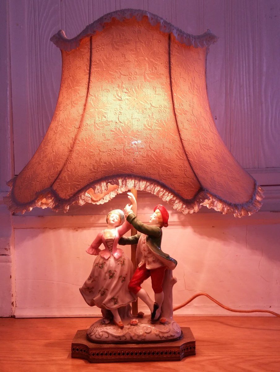 Antique Vtg Capodimonte Style Porcelain Colonial Man Woman