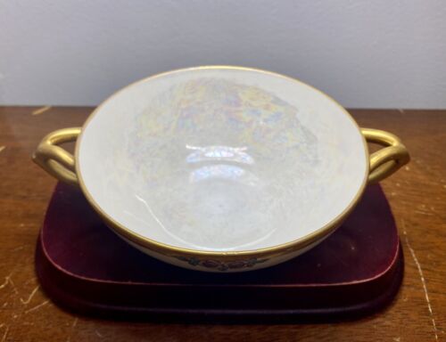 ATQ 1921 T&V Limoges France Hand Painted Porcelain 2 Handled Bowl Artist Signed - Picture 3 of 10