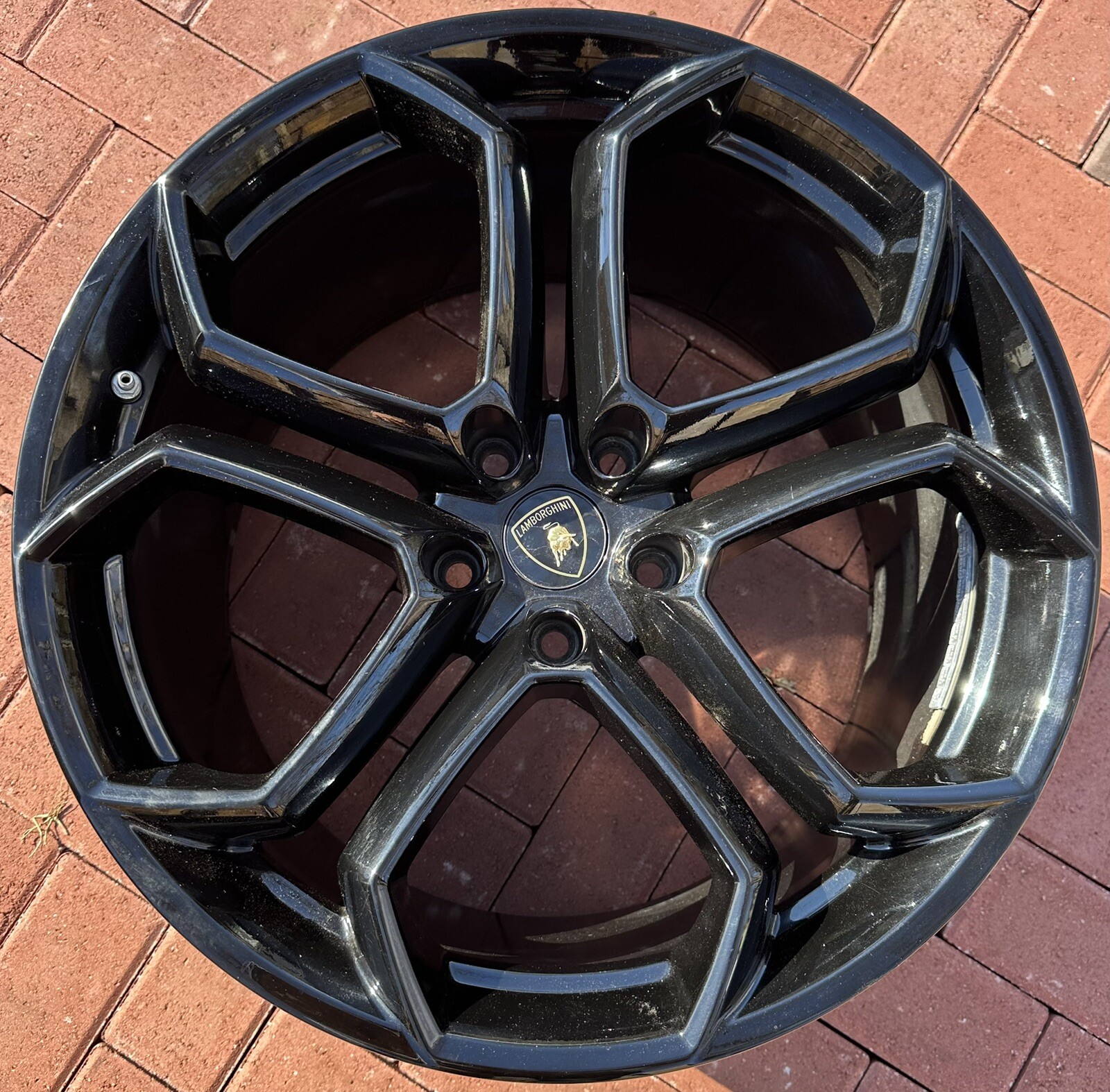 LAMBORGHINI AVENTADOR LP700 20" REAR WHEEL RIM OEM P/N-  470601025A