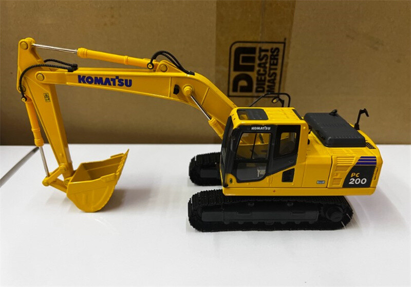 KOMATSU　PC200　1/43? 1/43 Truck Pre-built Model KOMATSU PC200-8M0 HYDRAULIC EXCAVATOR