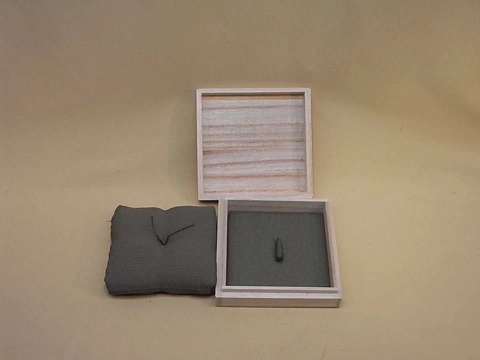 Japanese Wooden Tsuba Box Antique Collector 1 for Green & Cushion Made In Japan  - Image 3 of 4