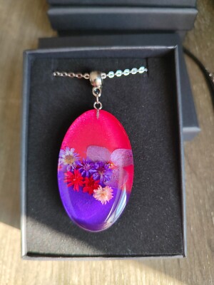 DIY resin jewelry, dried flower pendant, handmade epoxy accessories, floral resi
