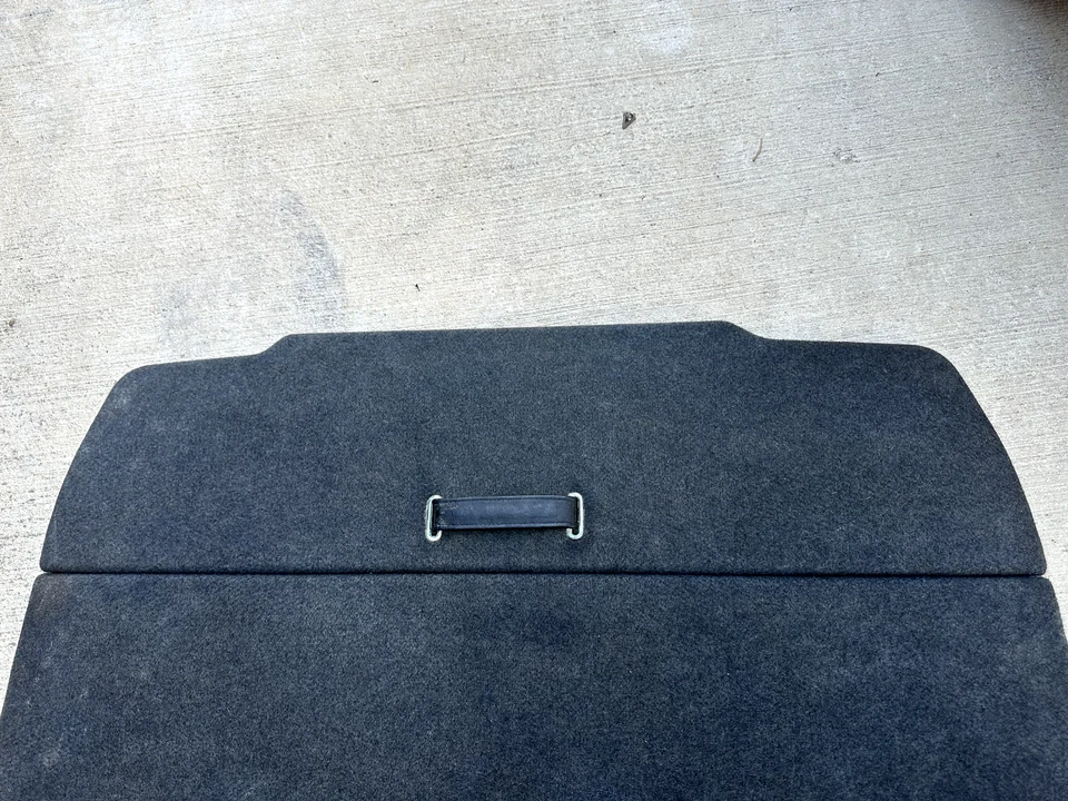 2003 奥迪 TT CABRIOLET 黑色 TRUNK FLOOR CARPET MAT SPARE 轮胎盖 原始设备制造商 — 第 2/4 张图片