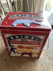 Williams & Sonoma 10 Zoo Animal Cookie Cutters Tin Container Handle
