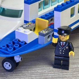 LEGO City Passenger Plane #3181 2010 90% Complete with Mini Figures Preowned