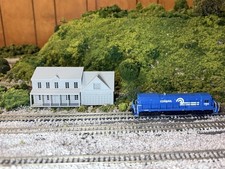 N Scale Colonial House - Attached Garage / 1:160 Scale / Preassembled and Built