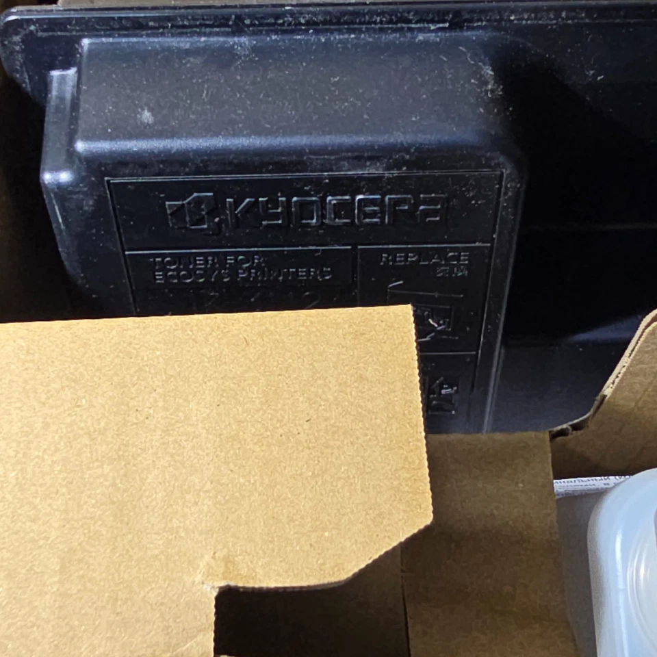 Impresora láser Kyocera FS-4100DN 2 bandejas de papel - Listo para imprimir con tóner adicional Foto 4 de 4