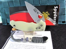 Spyderco Ultra Rare, Manix 2. "Moonglow" EDC Forum Knife with COA. Excellent.