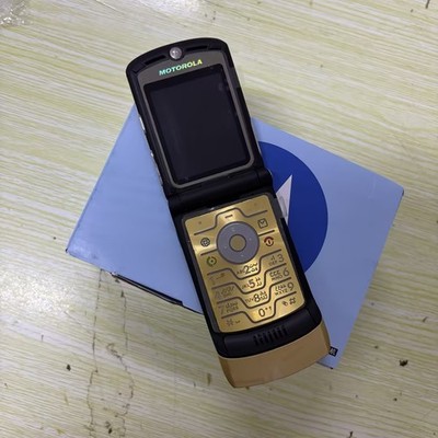 Dolce & Gabbana Motorola 携帯電話 ゴールド Unlocked Motorola RAZR V3i Dolce Gabbana Gold GSM Flip Bluetooth