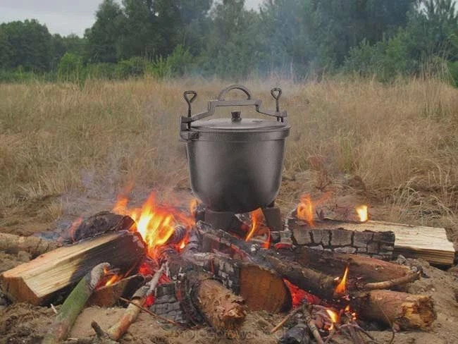 Enameled Cast Iron Pot 4L with Lid & Legs | Outdoor Camping Cooking Dutch Oven - Image 3 of 4