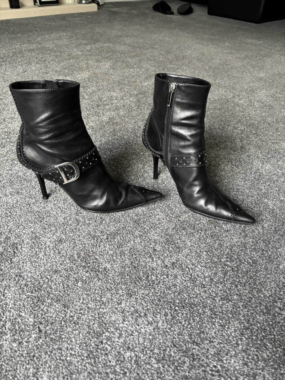 Bottines vintage années 00 CHRISTIAN DIOR CD cuir noir boucle pointue UK 3,5 36
