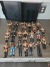 WWE Superstar Action Figure Carrying Case Holds 20 Figures & Comes W 20 Figures