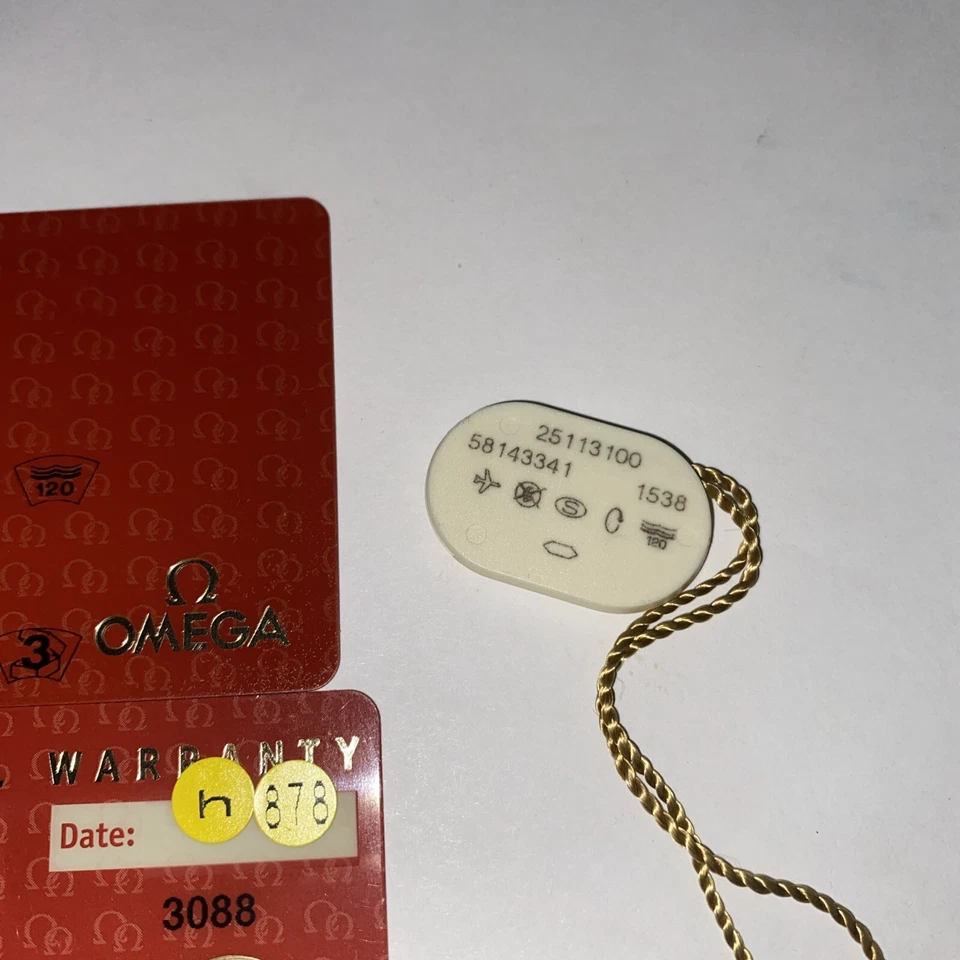 Juego de tarjetas de reloj pulsera de cuarzo Omega Cal 1538 vintage raro sin fecha en blanco Foto 2 de 4