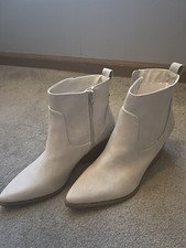 womens boots size 10