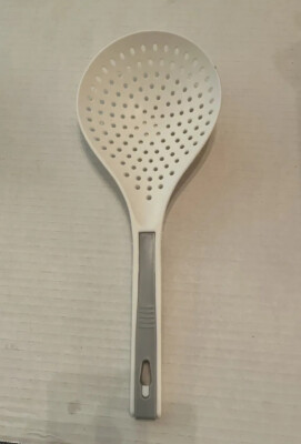 WhiteStrainer Ladle for Home Dorm Anti Slip Clip Cooking Supply Comfortable Grip