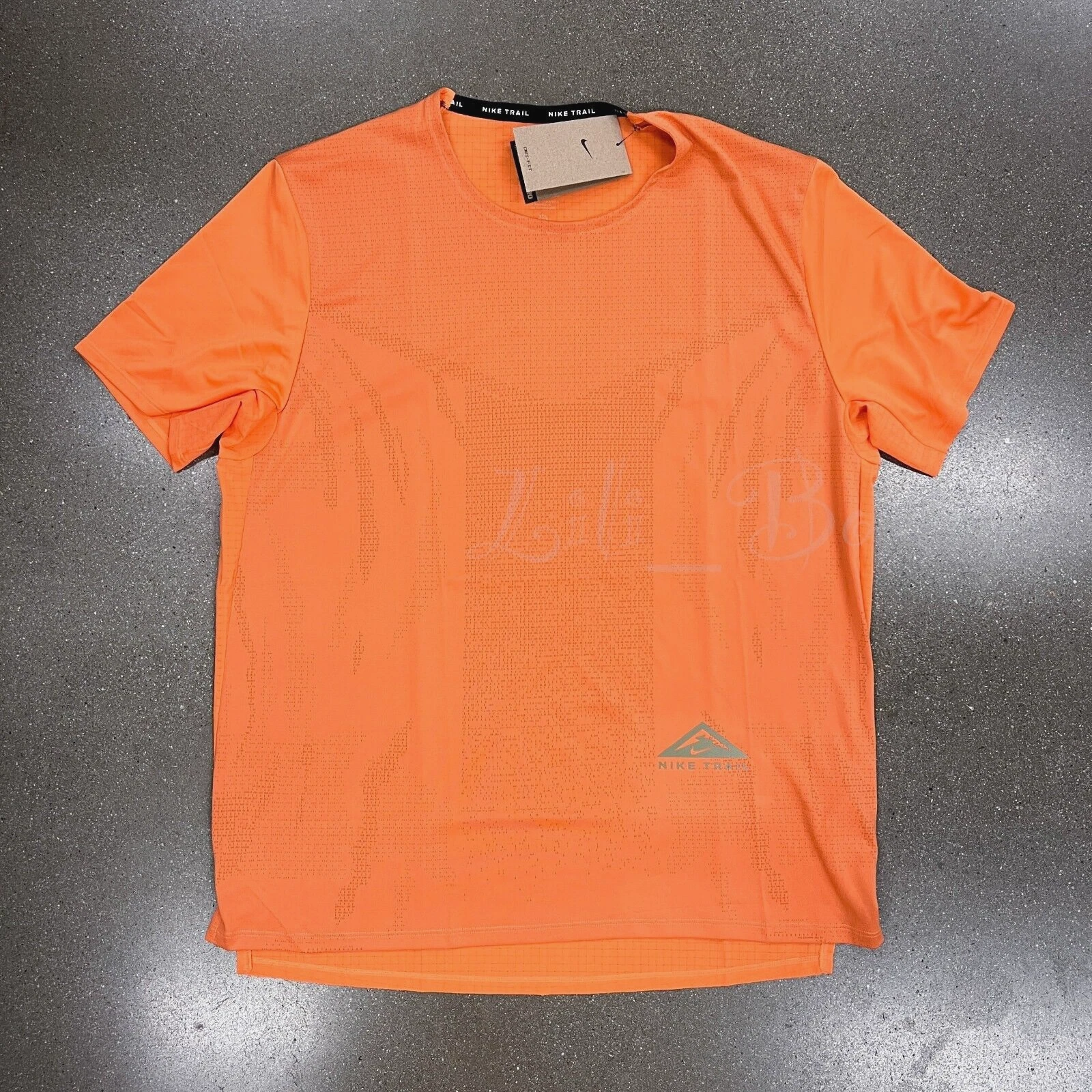 Nike Men's Dri-Fit Rise 365 Trail Running Top Shirt DM4646-885 Orange NWT Size S
Opens in a new wind