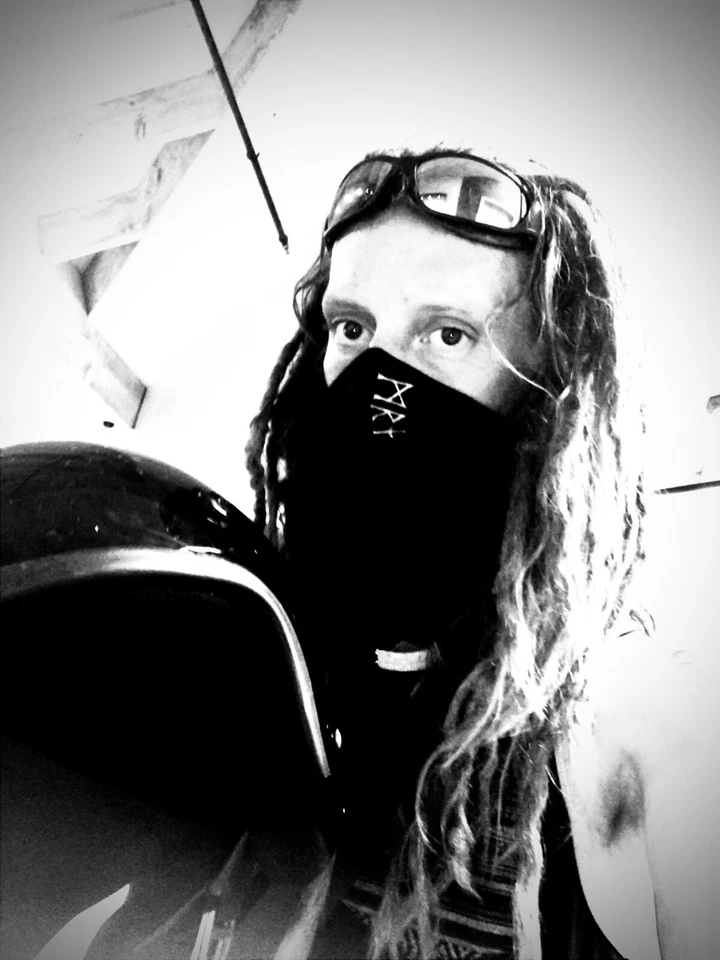 Paquete de 10 mascarillas faciales originales nuevas con etiquetas runa hechizo cuello polaina diadema pasamontañas Foto 3 de 4