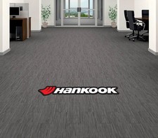 Calcomanía adhesiva de vinilo para piso con logotipo de Hankook Tires Company 5"-52" alfombra hormigón