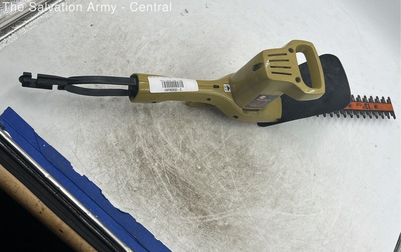 Black + Decker Corded Electric 13 in Dual-Action Cutting Blade Hedge Trimmer