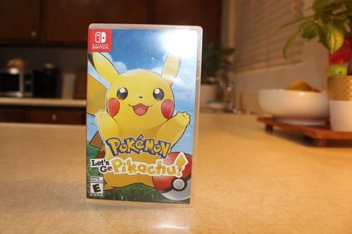 Pokemon Let's Go Pikachu - Nintendo Switch Game
