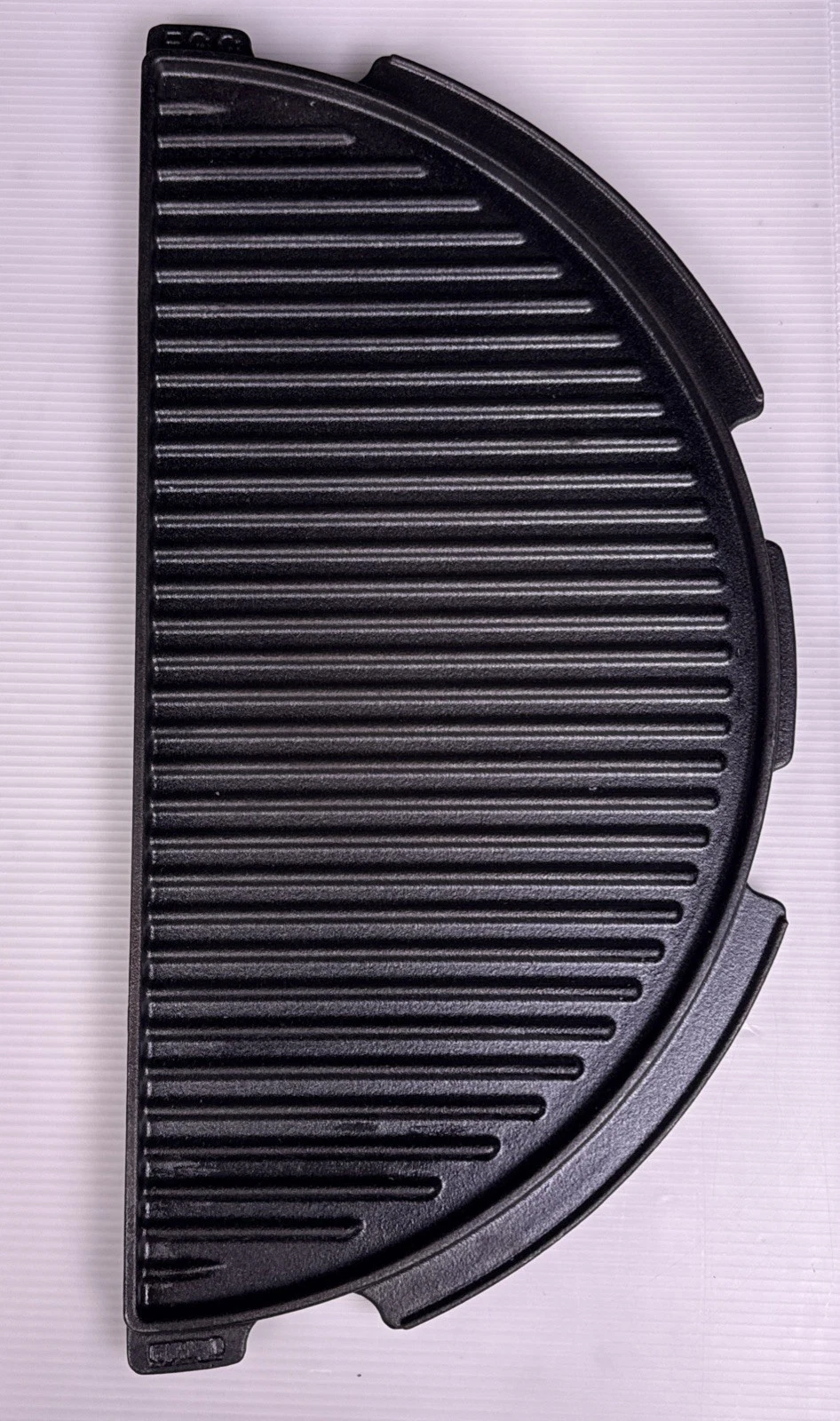 Big Green Egg Half Moon Cast Iron Plancha Griddle (Griddle Half Only)