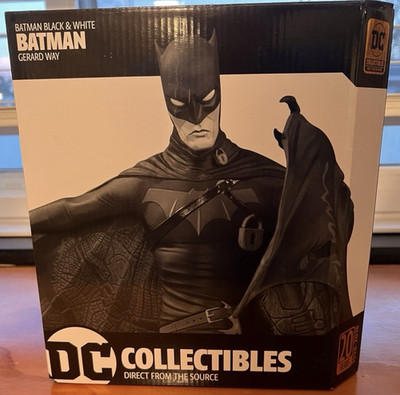 アメコミ DC COLLECTIBLES BATMAN BLACK&WHITE s-l400.jpg