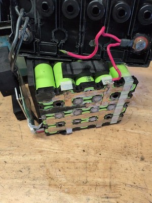 12v Lifepo4 32ah battery pack 3.2v cells 4s10p for parts or repair with BMS
