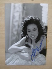 Lela Rochon "waiting to exhale" autograph signed 13x18 cm press picture B/W