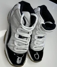Size 6 - Jordan 11 Retro High Concord