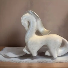 RARE/VINTAGE JARU DESIGN MCM ART DECO Off-WHITE CERAMIC HORSE SCULPTURE