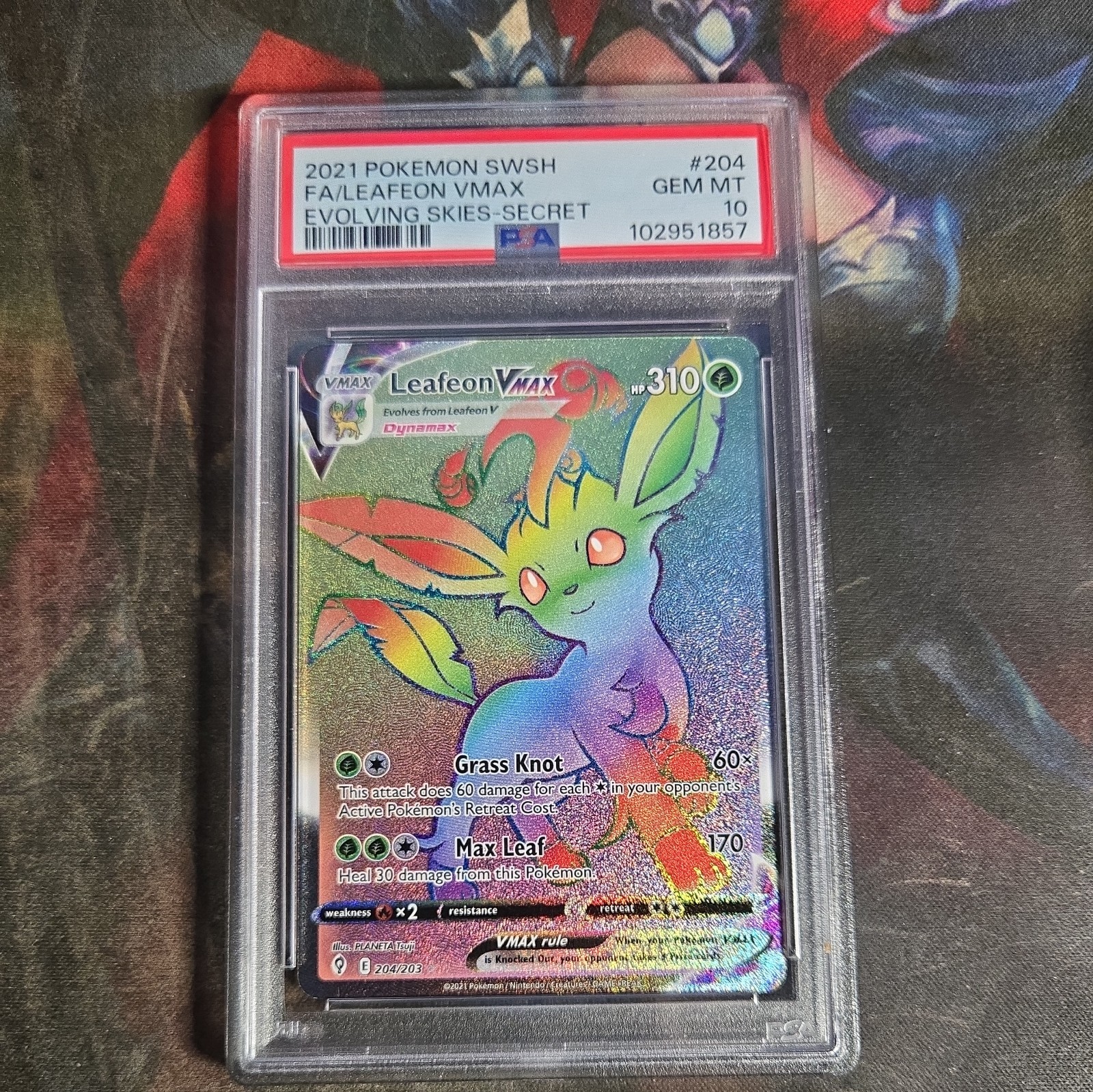 Leafeon VMAX (Secret) 204/203 Swsh07: Evolving Skies Holo PSA 10