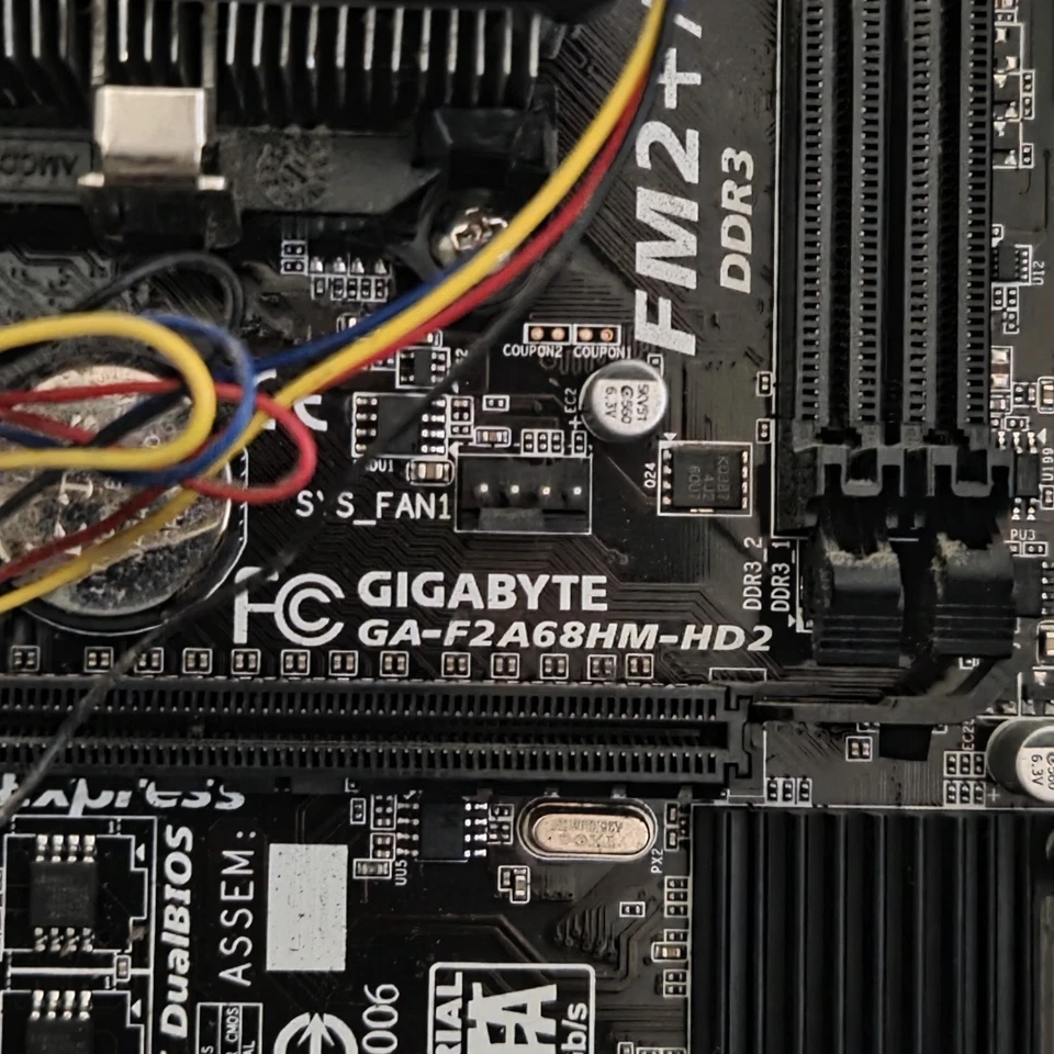 Gigabyte GA-F2A68HM-HD2 Socket FM2+ Motherboard  And  A8-7600 CPU, Case,  - Image 2 of 4