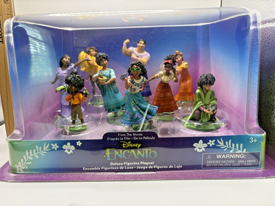 Disney Encanto Deluxe Figure Play Set Toy - 9 Figures Included - New