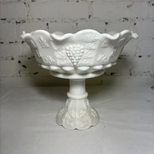 VINTAGE WESTMORELAND COMPOTE 8" TALL GRAPE PATTERN WITH PEDESTAL RUFFLED TOP