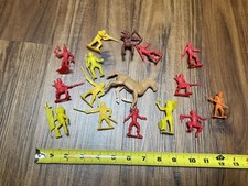 Large Lot of Vintage Miniature Plastic Figures Indians Horse native american