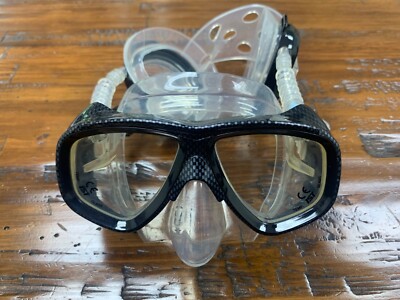 PREOWNED IST ProEar Scuba Diving Mask with Watertight Ear Covers