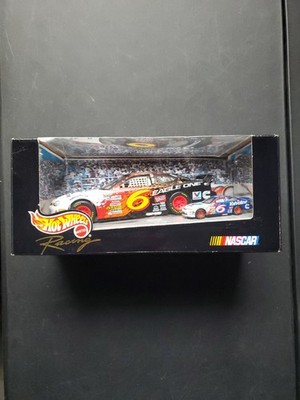1998 Hot Wheels Racing Mark Martin #6 Eagle One Valvoline 1/24 Special 2 Car Set