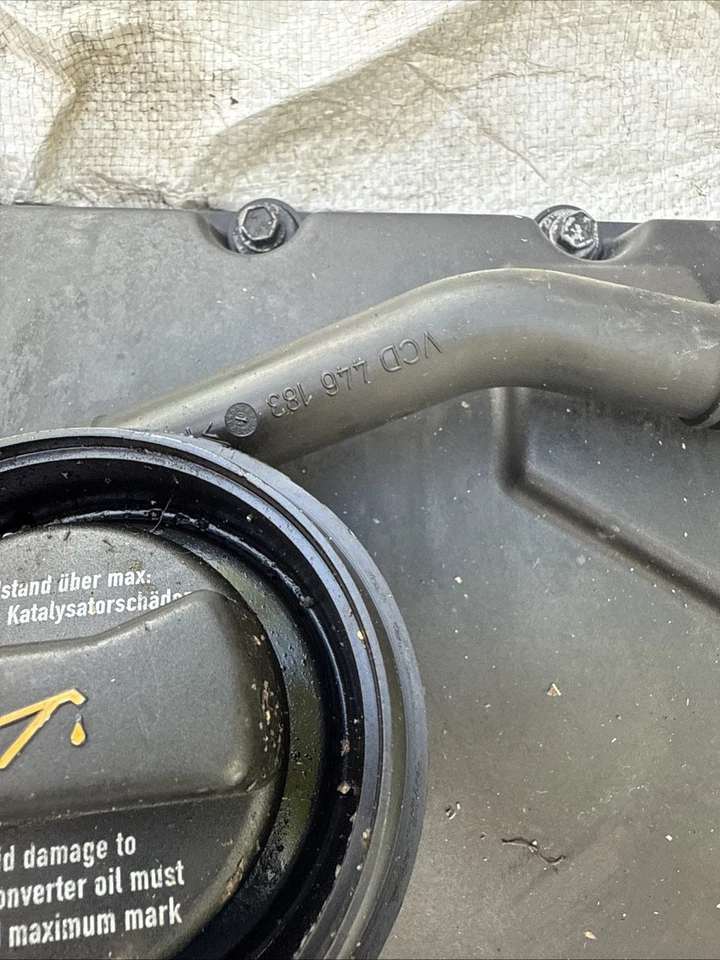 Б/У крышка клапана 038-103-469 для 2004-05 Volkswagen Jetta 1.9 GLS TDI BEW - Изображение 3 из 4