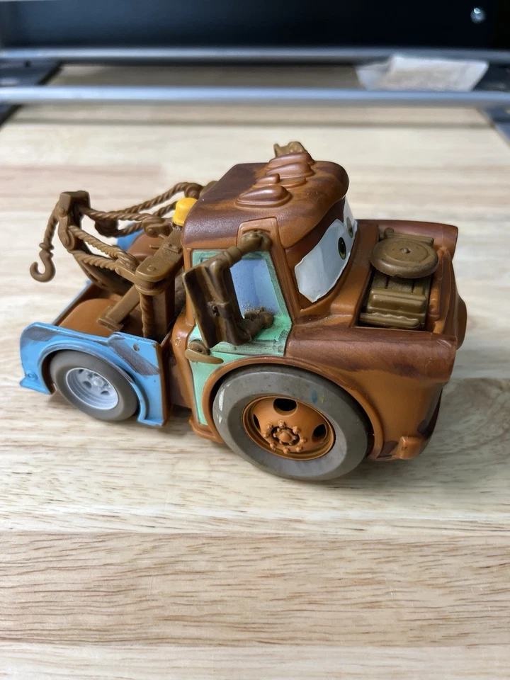 MATTEL Disney Pixar Diecast Car MATER Foto 2 de 4